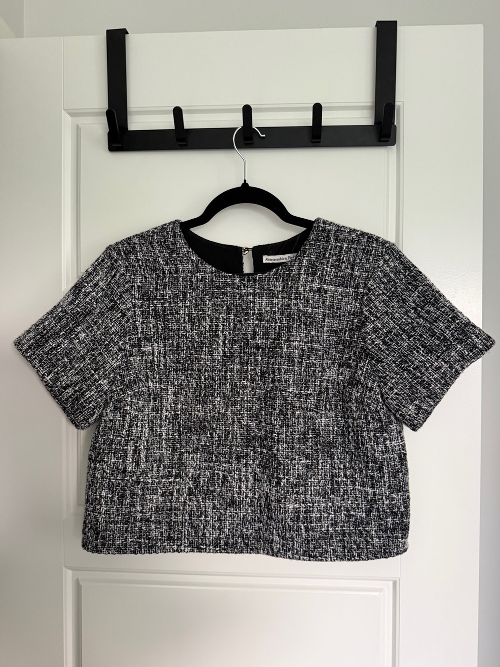 Abercrombie & Fitch Black and White Houndstooth Textured Waist Top